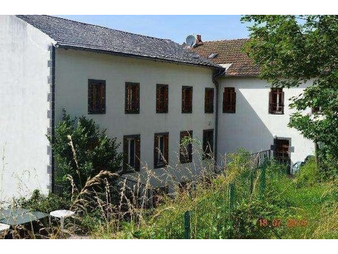 Sonstiges kaufen in Pontgibaud, 13.500 m² Grundstück