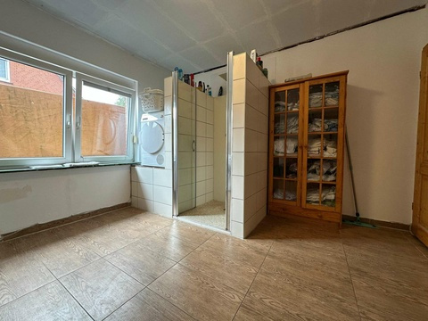 Badezimmer EG (2)