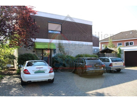 Parkfläche rechts