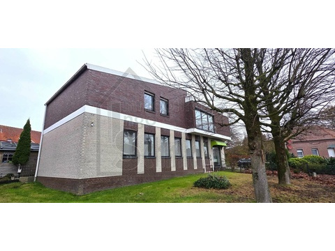 Einfamilienhaus kaufen in Weener, mit Garage, 725 m² Grundstück, 292 m² Wohnfläche, 7 Zimmer