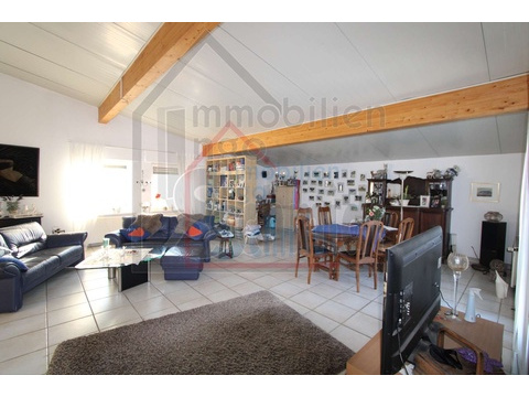 großes Wohnzimmer ETW