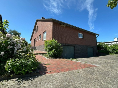 Einfamilienhaus kaufen in Weener, mit Garage, mit Stellplatz, 923 m² Grundstück, 208 m² Wohnfläche, 8 Zimmer