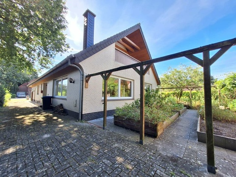 Haus kaufen in Bunde, 1.259 m² Grundstück, 301,95 m² Wohnfläche, 10 Zimmer