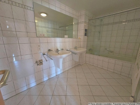 Bad mit Wanne