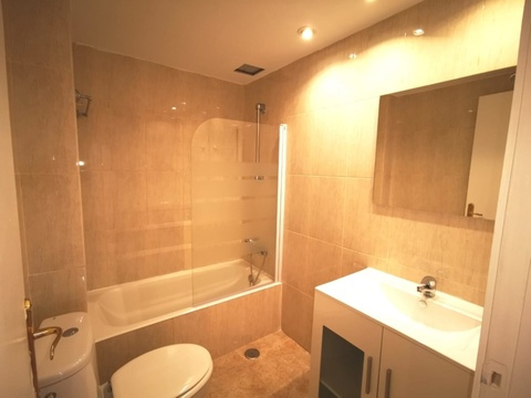 Bad mit Wanne