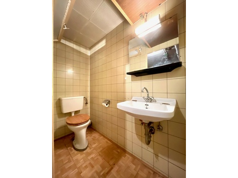 WC neben Partyraum