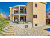 Villa kaufen in Medulin, mit Stellplatz, 700 m² Grundstück, 350 m² Wohnfläche, 6 Zimmer
