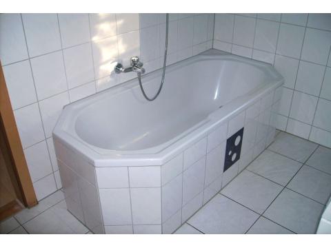 Bad mit Wanne