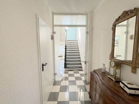Zweifamilienhaus kaufen in Troisdorf, 512 m² Grundstück, 206 m² Wohnfläche, 5 Zimmer
