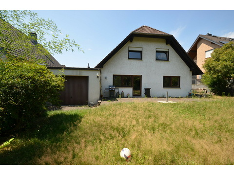 Einfamilienhaus kaufen in Siegburg, mit Garage, 558 m² Grundstück, 140 m² Wohnfläche, 6 Zimmer