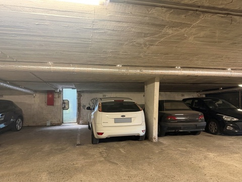 Tiefgaragenstellplatz