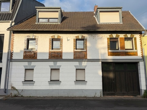 Haus kaufen in Bonn, mit Stellplatz, 318 m² Grundstück, 290 m² Wohnfläche, 11 Zimmer