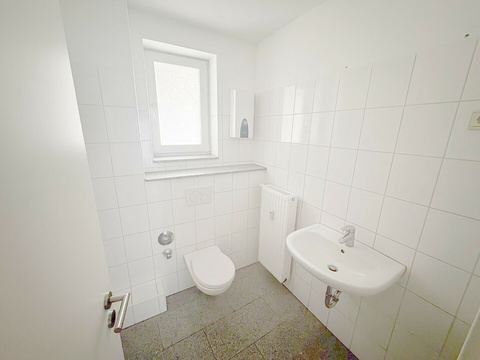 Badezimmer mit Fenster