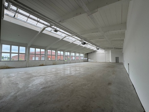 Halle mieten, pachten in Schortens, 615 m² Lagerfläche