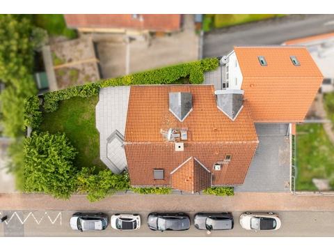 Repräsentatives Anwesen aus der Vogelperspektive