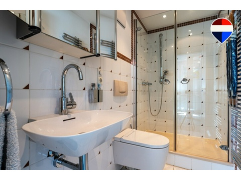 Badezimmer im Bürobereich