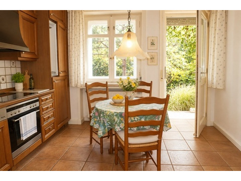 Küche mit Zugang Terrasse