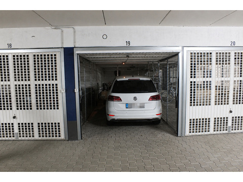 TG-Stellplatz mit Tor