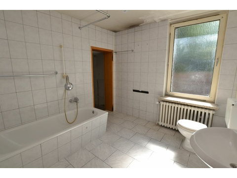 Zweifamilienhaus - WE EG - Bad