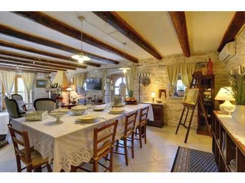 Villa mieten in Hreljići, mit Stellplatz, 2.200 m² Grundstück, 180 m² Wohnfläche, 2 Zimmer