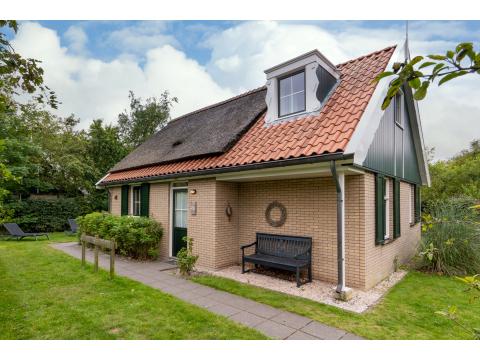 Villa kaufen in De Koog, 420 m² Grundstück, 101 m² Wohnfläche, 4 Zimmer