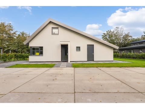 Ferienhaus kaufen in Dirkshorn, 453 m² Grundstück, 93 m² Wohnfläche, 6 Zimmer