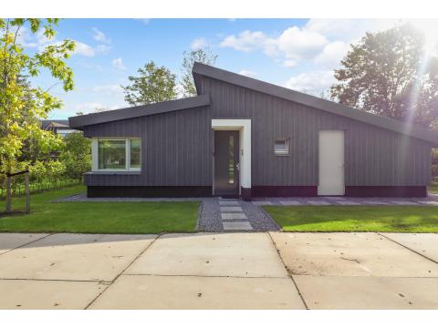 Ferienhaus kaufen in Dirkshorn, mit Stellplatz, 446 m² Grundstück, 84 m² Wohnfläche, 4 Zimmer