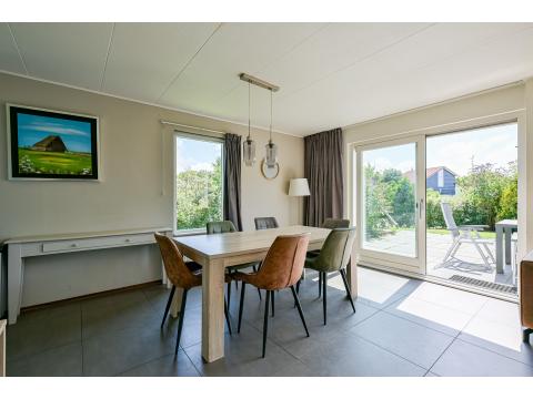 Ferienhaus kaufen in De Koog, 420 m² Grundstück, 97 m² Wohnfläche, 4 Zimmer