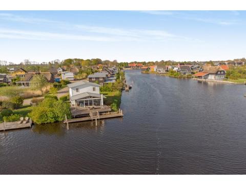 Ferienhaus kaufen in Giethoorn, 674 m² Grundstück, 105 m² Wohnfläche, 5 Zimmer