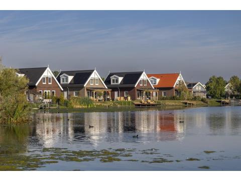 Ferienhaus kaufen in Simonshaven, 320 m² Grundstück, 67 m² Wohnfläche, 3 Zimmer