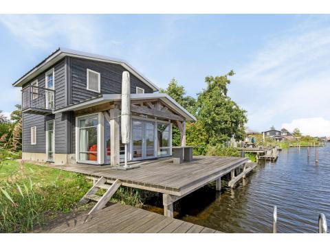 Villa kaufen in Giethoorn, 483 m² Grundstück, 72 m² Wohnfläche, 2 Zimmer
