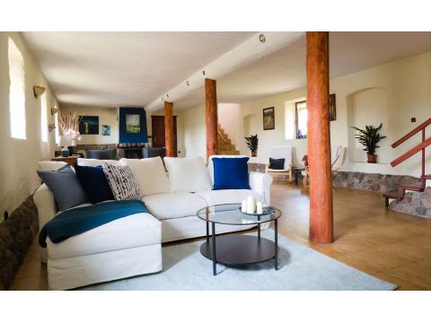 Einfamilienhaus kaufen in Osieczna, 5.000 m² Grundstück, 330 m² Wohnfläche, 14 Zimmer