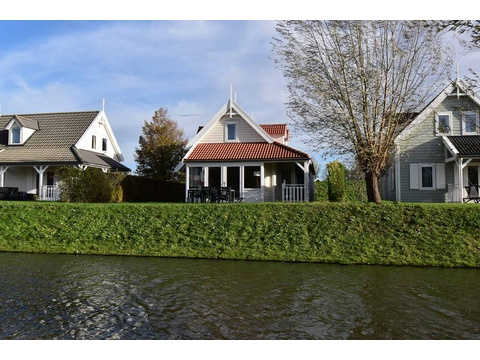 Villa kaufen in Bruinisse, mit Stellplatz, 305 m² Grundstück, 125 m² Wohnfläche, 5 Zimmer