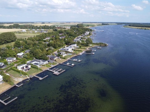 ferienhaus-am-wasser-kaufen-holland-02