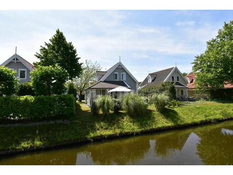 Einfamilienhaus kaufen in Bruinisse, mit Stellplatz, 303 m² Grundstück, 77 m² Wohnfläche, 4 Zimmer