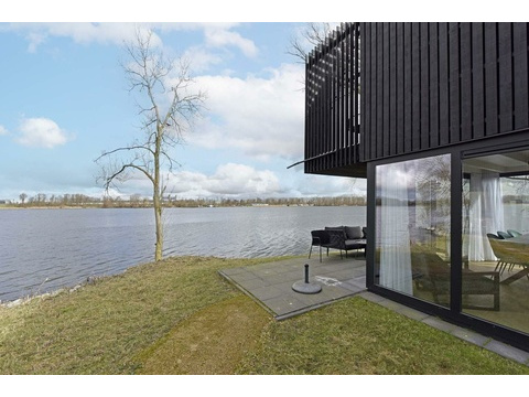 ferienhaus-kaufen-am-Wasser-brielle-018