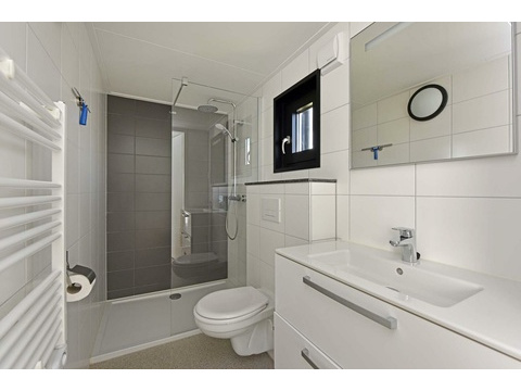 ferienhaus-kaufen-am-Wasser-brielle-004