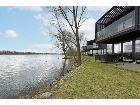 ferienhaus-kaufen-am-Wasser-brielle-009