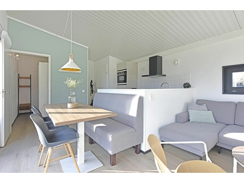 moderne-houten-recreatiewoning-kopen-3238LZ-huisje-59-vooraanzicht-recreatieadviseurs...