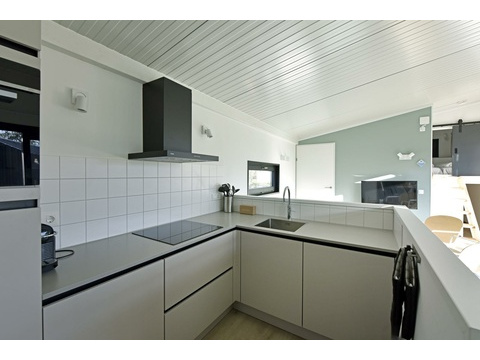 moderne-keuken-kopen-recreatiewoning-brielle-59-ouddorp-recreatieadviseurs-vakantiehuistekoop-nl.jpg