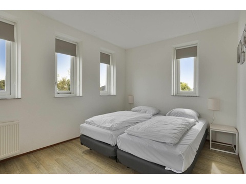 Schlafzimmer Villa Cape Helius Arbeitsplatz Balkon Zugang Yachthafen Hellevoetsluis06
