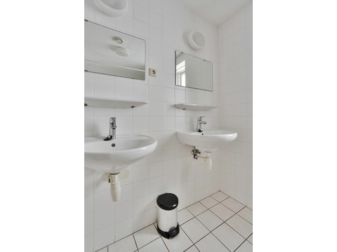 Luxus Badezimmer Villa Cape Helius Badewanne Dusche Yachthafen Blick Hellevoetsluis04