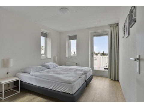 Schlafzimmer Villa Cape Helius Arbeitsplatz Balkon Zugang Yachthafen Hellevoetsluis04