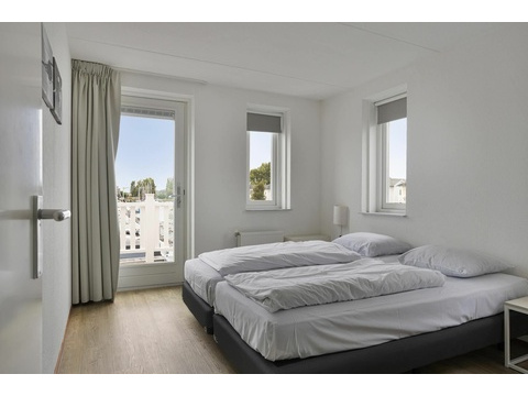 Schlafzimmer Villa Cape Helius Arbeitsplatz Balkon Zugang Yachthafen Hellevoetsluis05