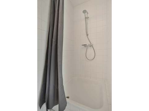 Luxus Badezimmer Villa Cape Helius Badewanne Dusche Yachthafen Blick Hellevoetsluis10