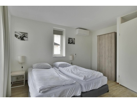 Schlafzimmer Villa Cape Helius Arbeitsplatz Balkon Zugang Yachthafen Hellevoetsluis02