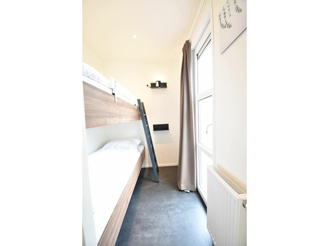 ferienhaus-kaufen-biddinghuizen-hauptschlafzimmer-2025.webp06