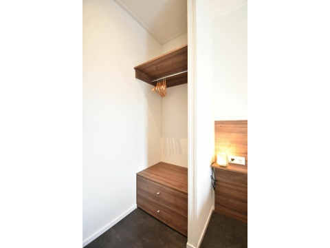 ferienhaus-kaufen-biddinghuizen-hauptschlafzimmer-2025.webp04