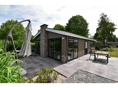Einfamilienhaus kaufen in Biddinghuizen, mit Stellplatz, 351 m² Grundstück, 65 m² Wohnfläche, 4 Zimmer