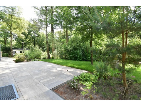 chalet-kaufen-arnhem-wasserlage-bach-terrasse-2025.webp03